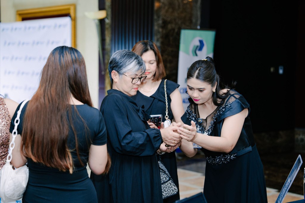 PICPA Abu Dhabi members chatting at an affiliate event